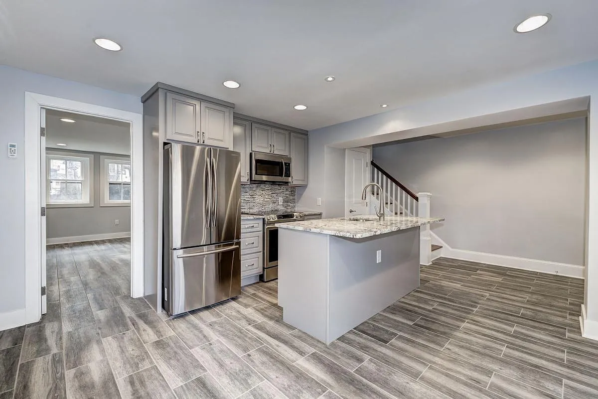1 bed, 800 sqft, $2,200 — Photo 3