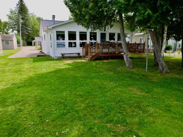 3381 Long Point Dr, Houghton Lake, MI 48629
