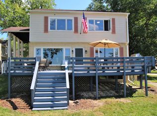 497 Park Ave, Pewaukee, WI 53072