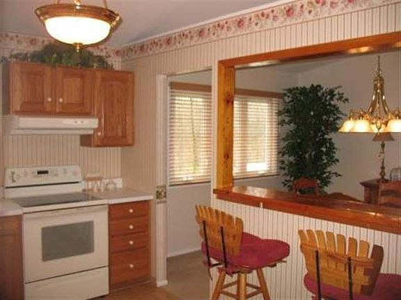 5th image of 30 Greenridge Dr