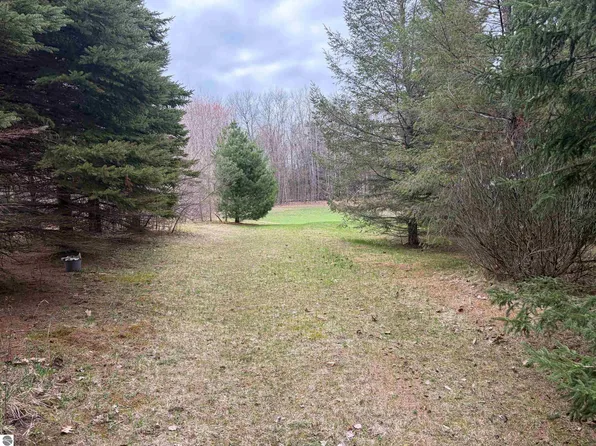 2171 N Belanger Creek Dr #7, Suttons Bay, MI 49682