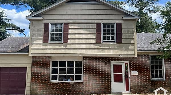 1st image of 459 Clover Hill Pl