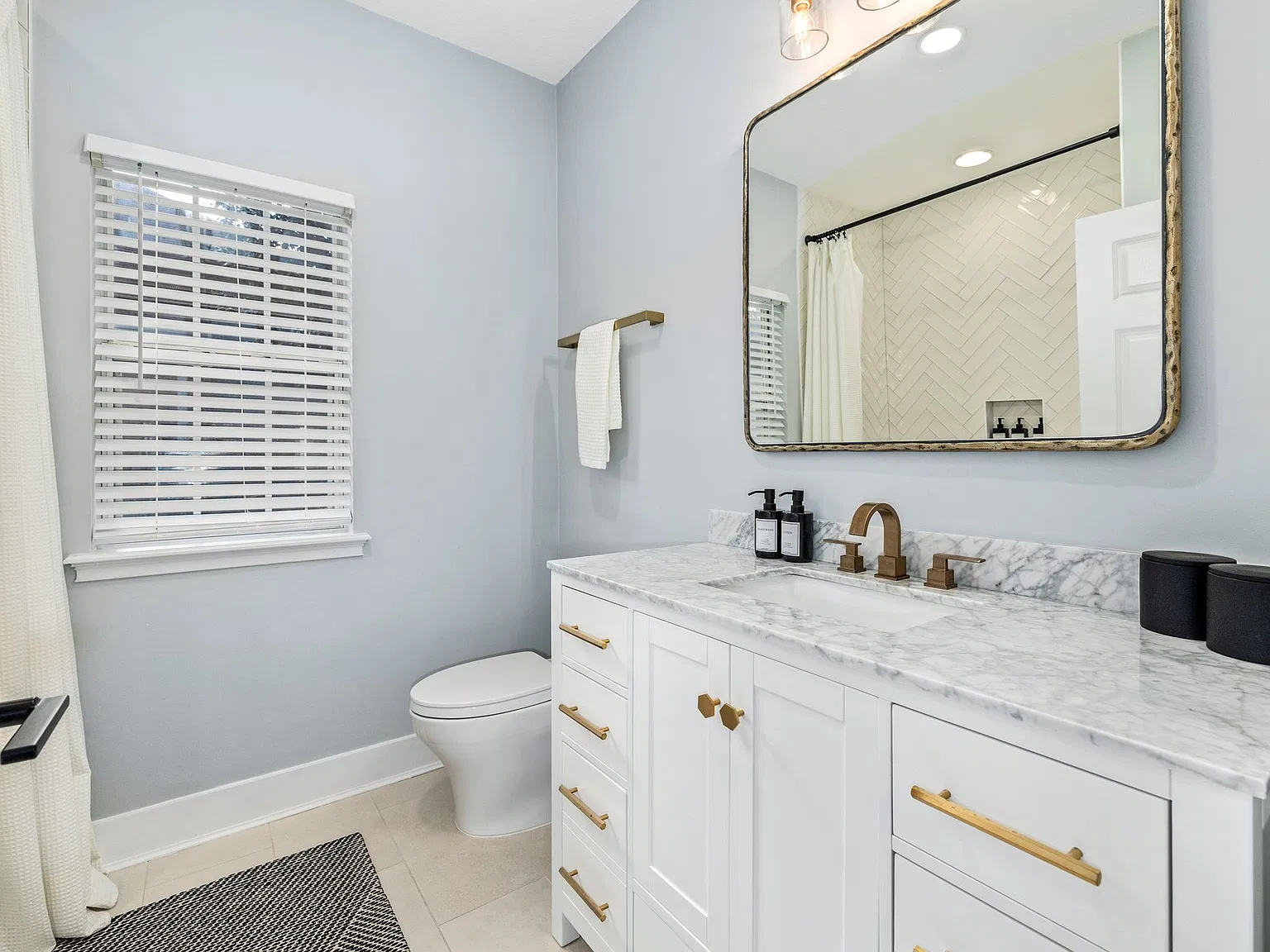 4 bed, 2982 sqft, $5,000 — Photo 2