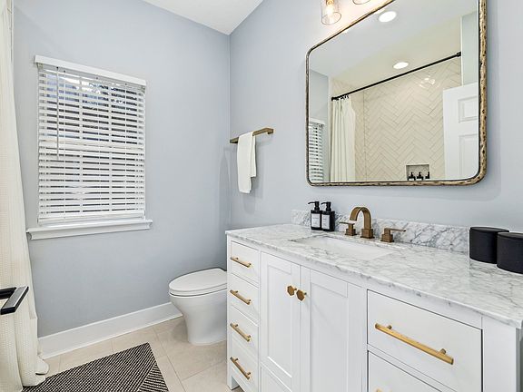 Shared Full Bath between Bedroom 2 and Bedroom 3