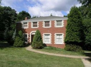 201 Ohara Manor Dr, Pittsburgh, PA 15238