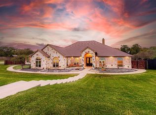 3911 Swan Lake Dr, Midlothian, TX 76065