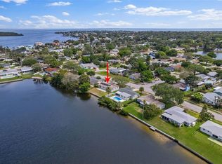 1801 60th Ter NE, Saint Petersburg, FL 33703