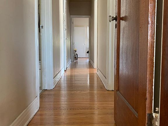 4th image of 613 1/2 Micheltorena St