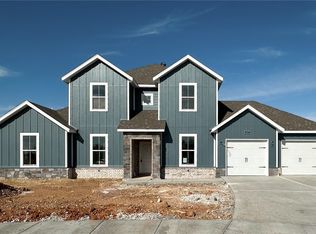 904 Rawlings Cir, Pea Ridge, AR 72751