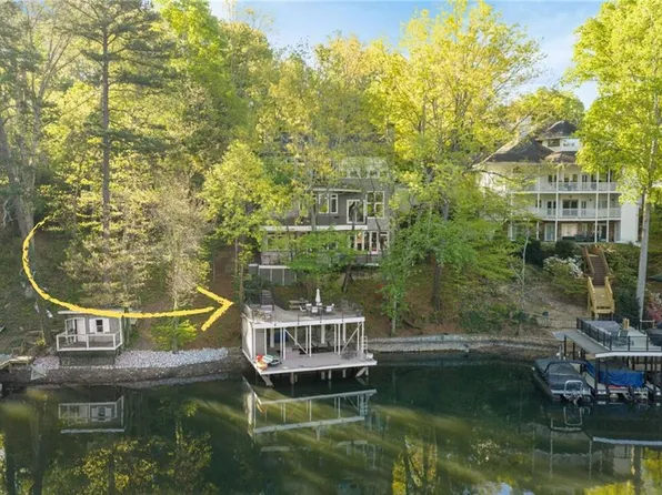 606 Hilltop Ln, Berkeley Lake, GA 30096