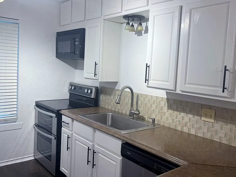 1805 Bristol Cv #1805 — Photo 7