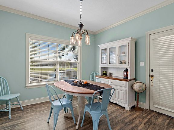 4th image of 13 Lakeland Cir