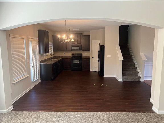 5th image of 5033 Manning Dr
