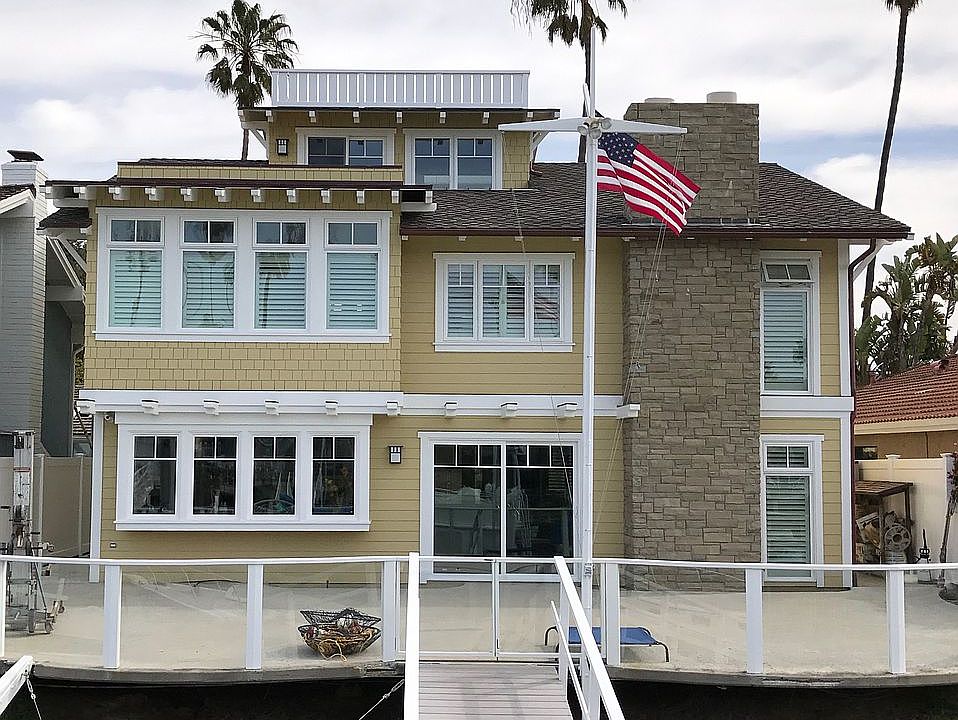2nd image of 2987 Seaview Ave