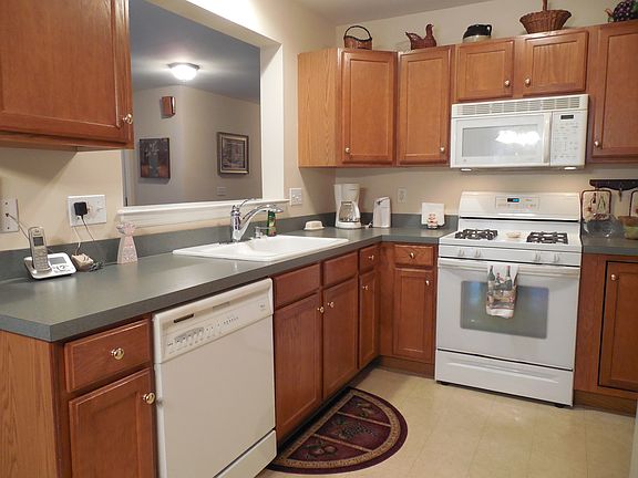 2nd image of 350 Banyan Circle Dr