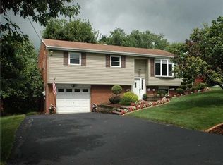 1173 Dennis Cir, Irwin, PA 15642
