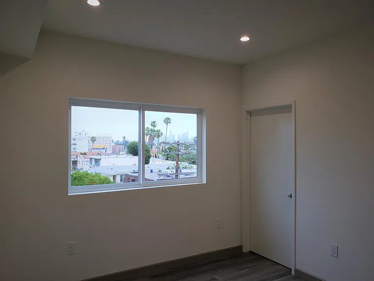 318 N Wilton Pl #5 — Photo 14
