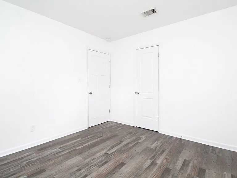 150 E Ensley St — Photo 14