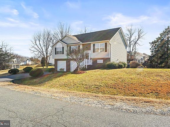 3rd image of 6414 Basil Ct