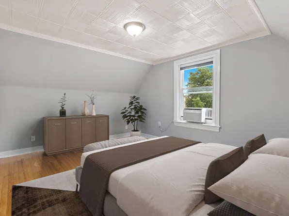 104 Oak Street image 11 of 17