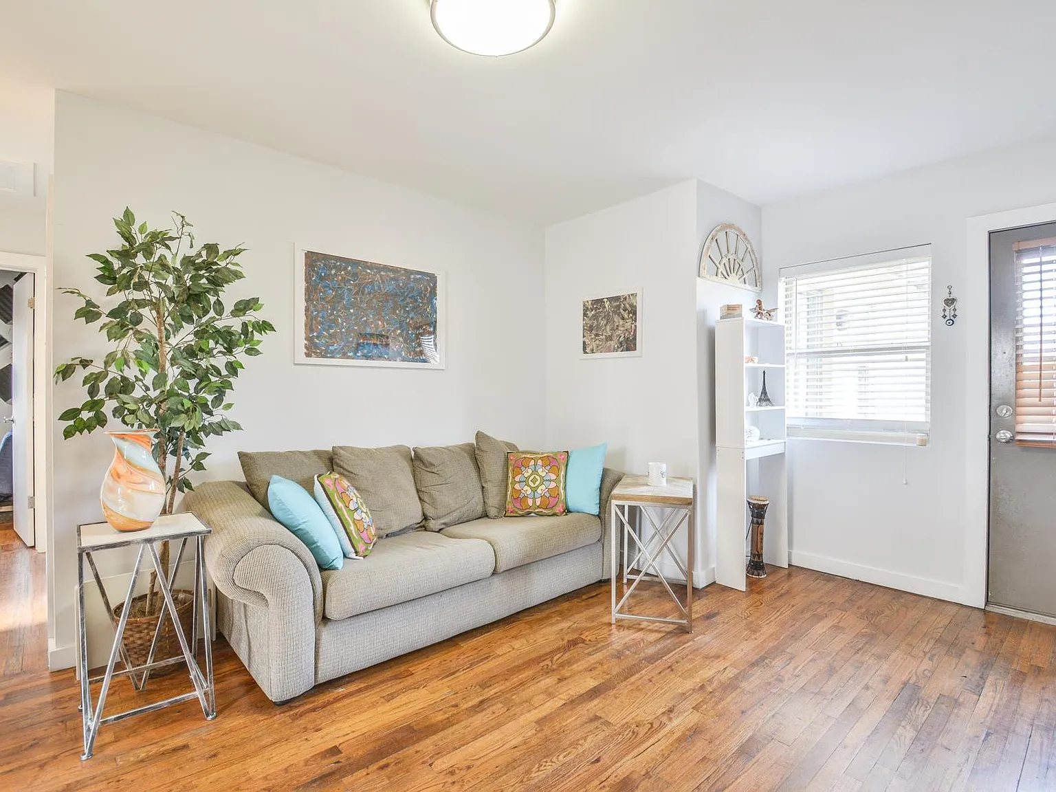 2 bed, 620 sqft, $1,620 — Photo 3
