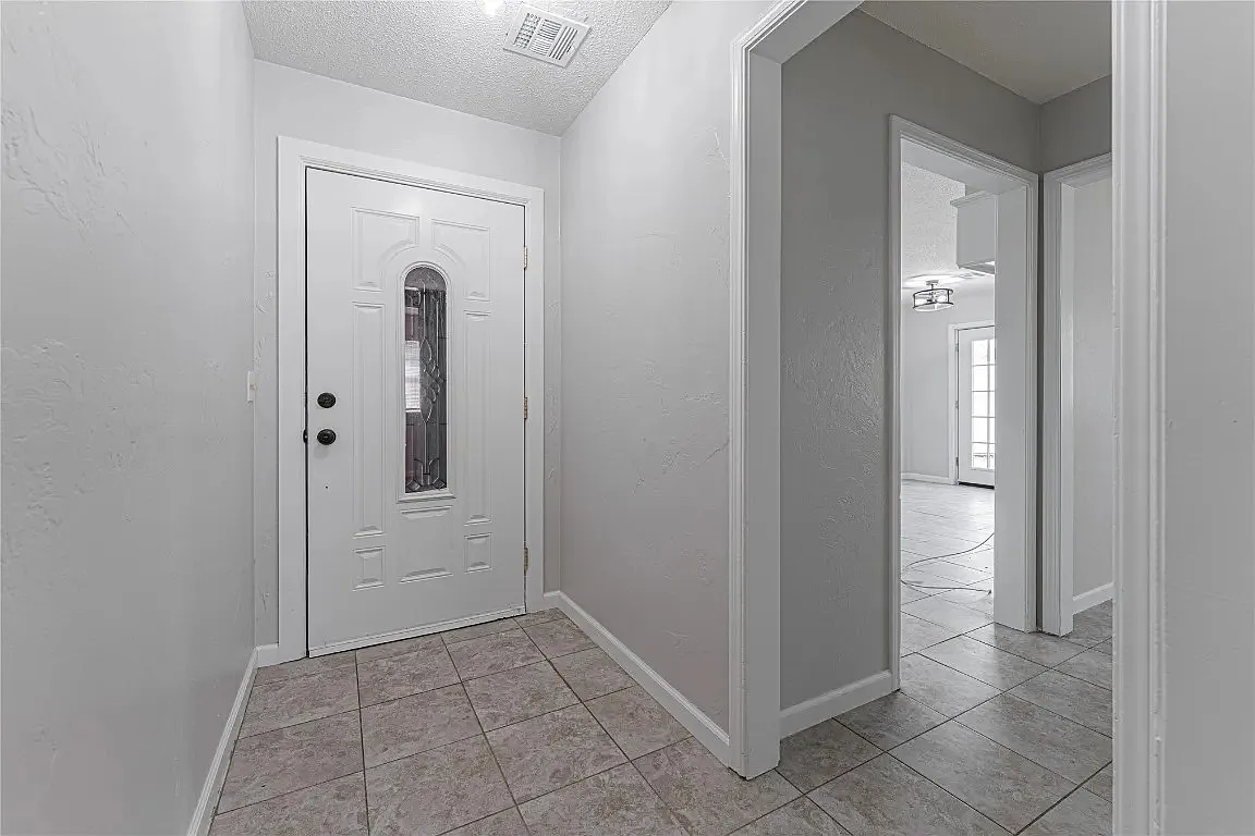 3 bed, 1135 sqft, $1,580 — Photo 4