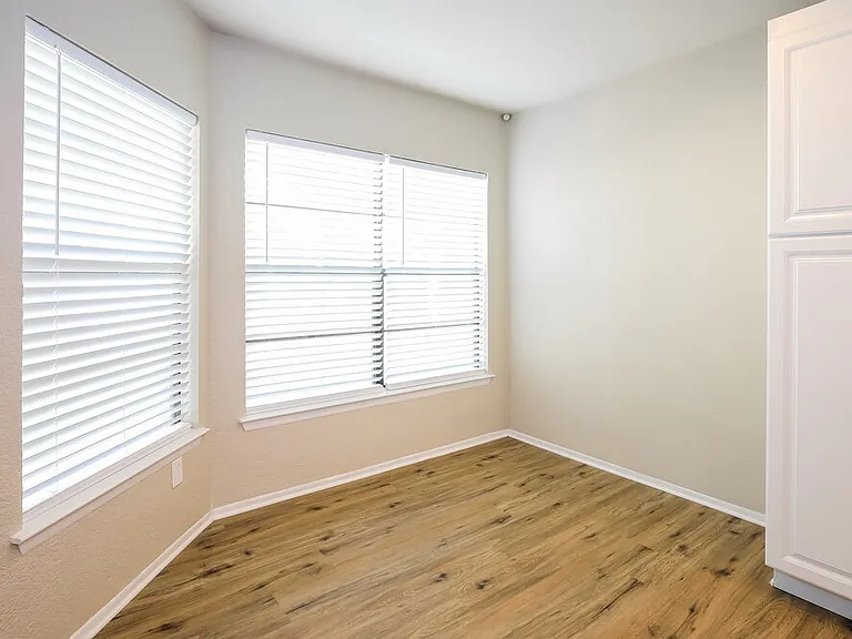 9106 Valley Rdg — Photo 12