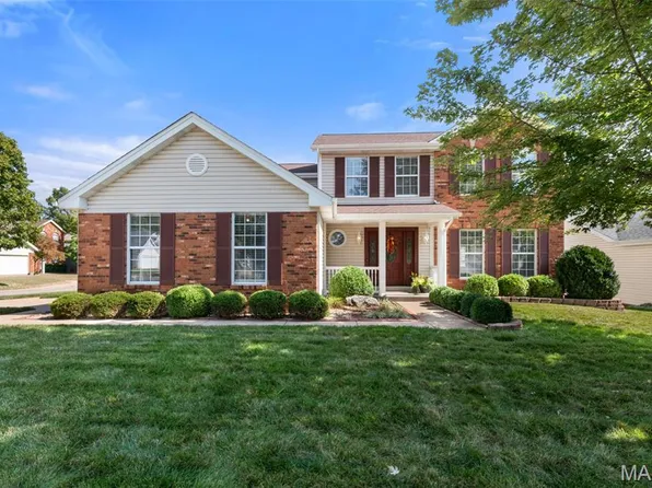 200 Carina Ct, Ballwin, MO 63021