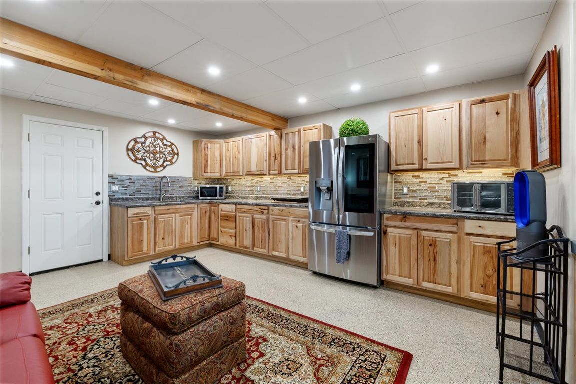 46-Kitchenette