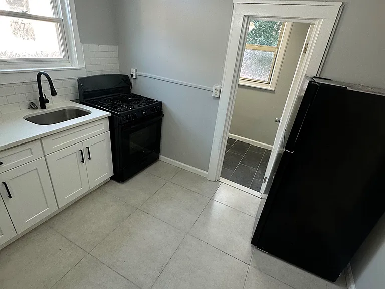 21 Eckert Ave #2 — Photo 5