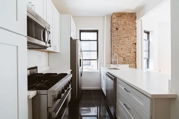 Rented by Sky Management | media 50