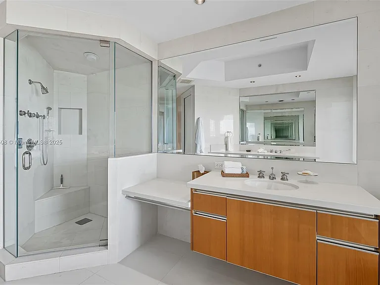 7141 Fisher Island Dr #7141 — Photo 22