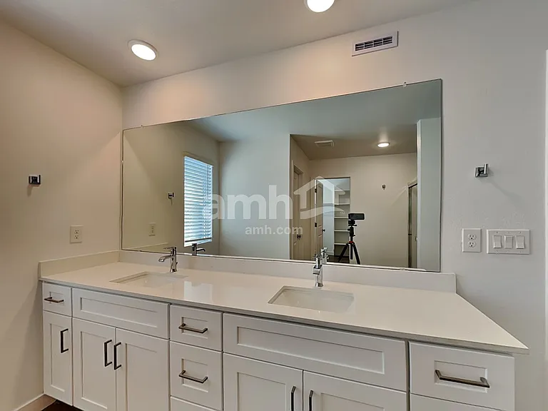 12523 W Flynn Ln — Photo 14