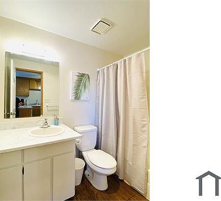 3rd image of 12434 Ambaum Blvd SW #B-212