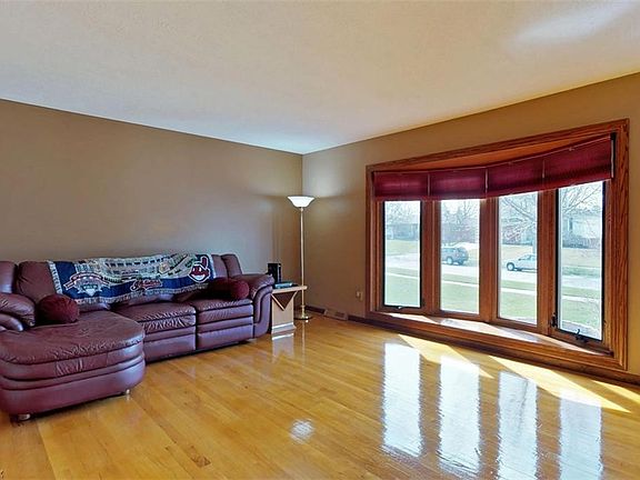 4th image of 1660 Sherman Dr
