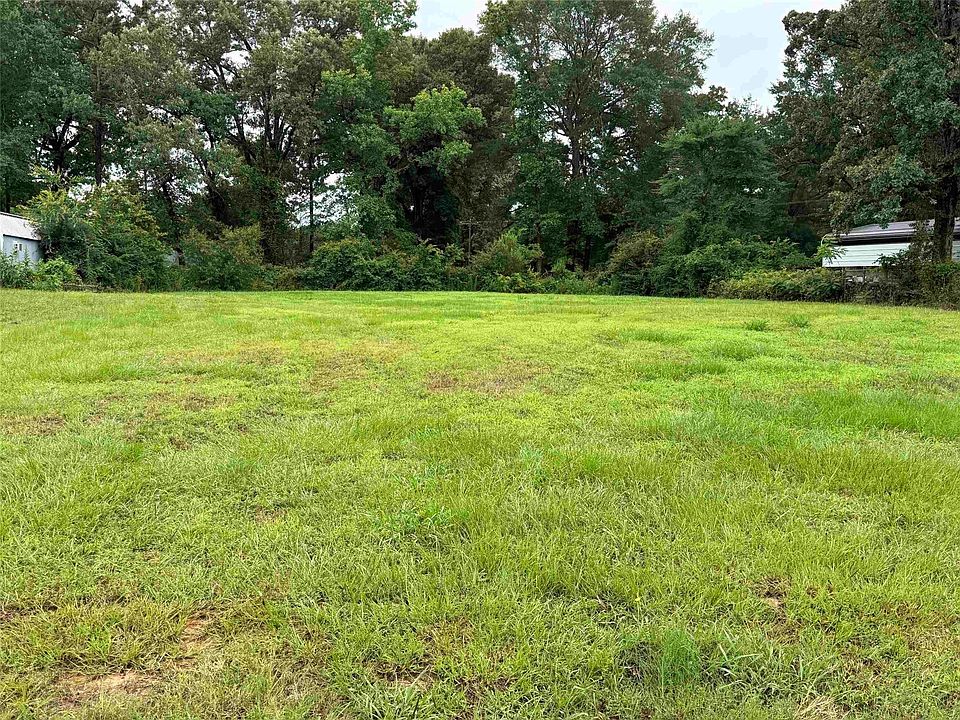 2nd image of 495 Fir Rd