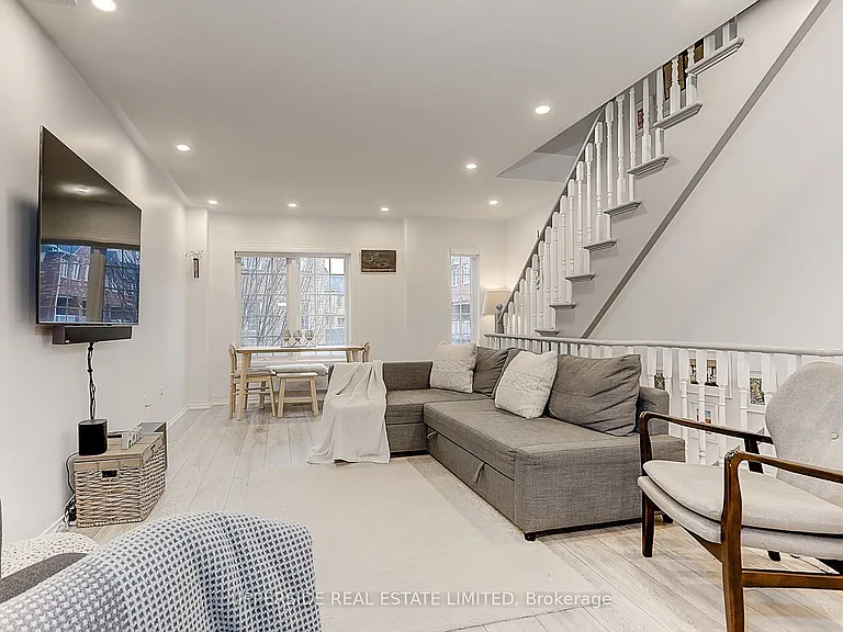67 Birdstone Cres — Photo 14