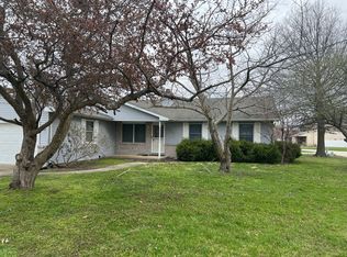 4528 Venetian Dr, Springfield, IL 62703