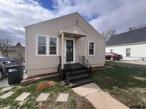 3619 W St, Omaha, NE 68107