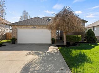 430 Woodridge Dr, Tecumseh, ON N8N 4V5