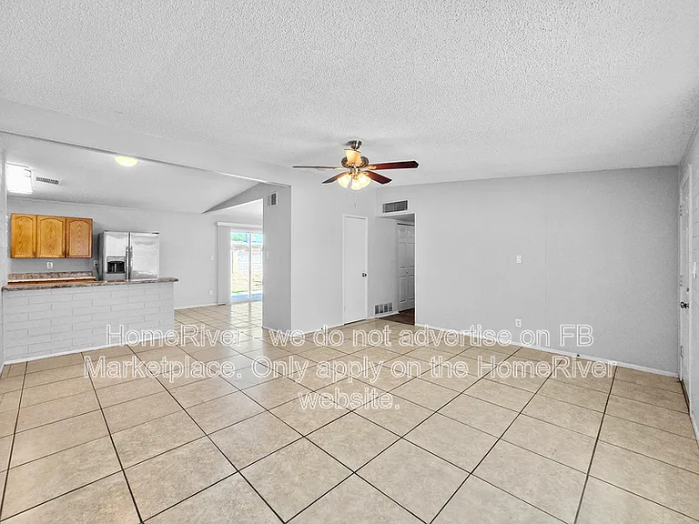 6019 N 32nd Dr — Photo 5