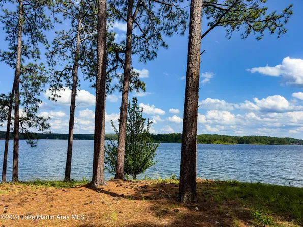 48 Heritage Dr, Alexander City, AL 35010