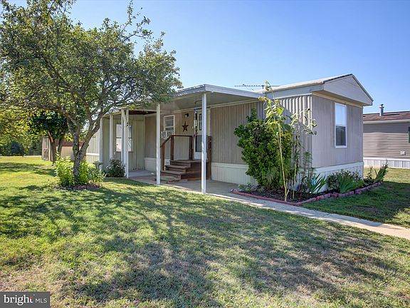 4th image of 10 Coral Dr