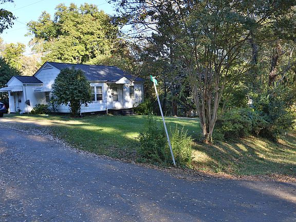 4th image of 624 Secrest Ave