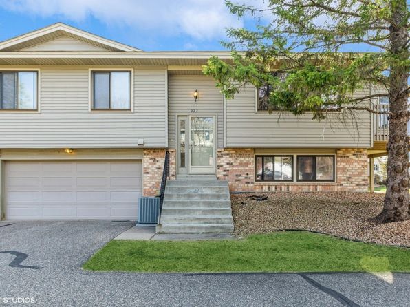 923 Lawnview Ave, Shoreview, MN 55126