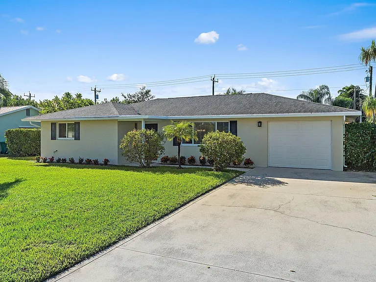 372 Franklin Rd — Photo 6