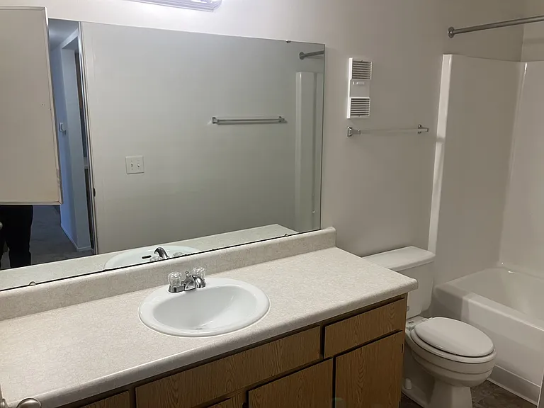 Charter Oaks Apartments — Photo 141