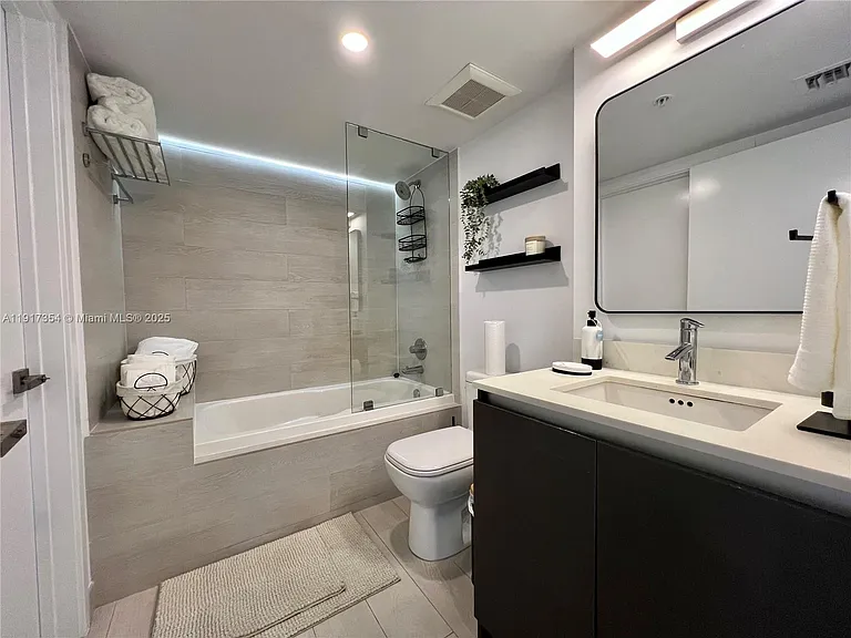 6620 Indian Creek Dr #617 — Photo 16
