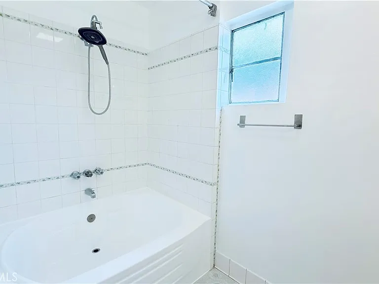 4025 Melrose Ave — Photo 4