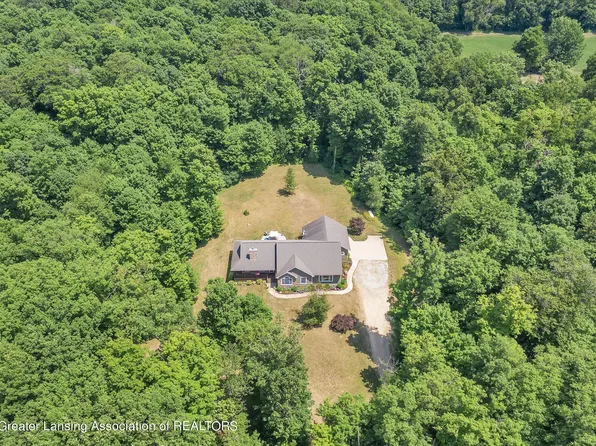 3282 N Canal Rd, Dimondale, MI 48821